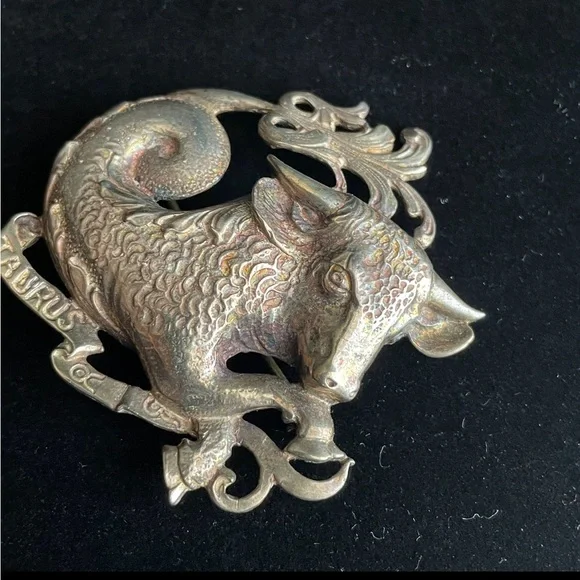 Vintage Sterling Silver Cini Taurus Zodiac Horoscope pin - Picture 4 of 12